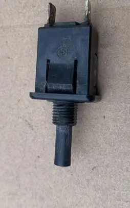 Mercedes-Benz W123 Front door sensor 0008213152