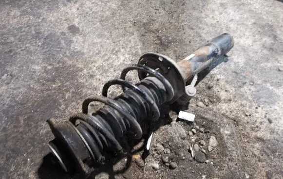 Volkswagen Jetta V Front shock absorber with coil spring