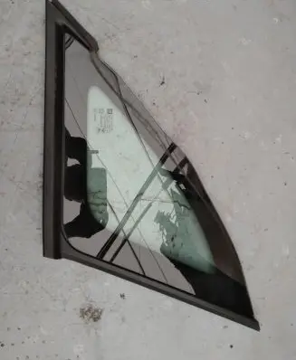 Opel Crossland X Rear side window 13478714