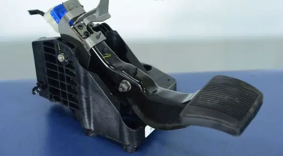 Alfa Romeo Spider 2000 Accelerator throttle pedal 04581694AC