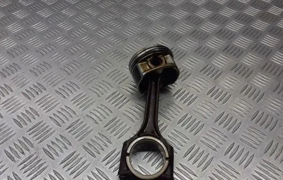 Audi A6 S6 C5 4B Piston 