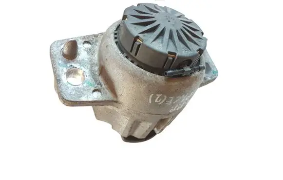 Engine mount bracket