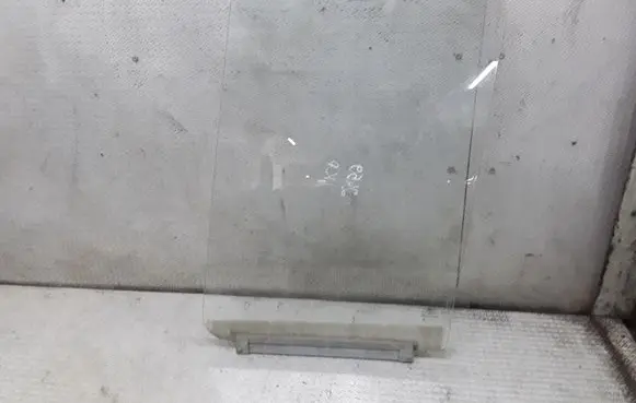 Ford Transit Front door window glass four-door
