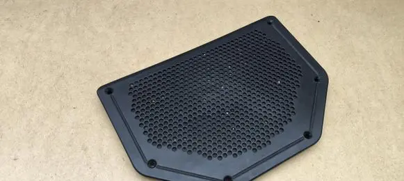 BMW 3 E90 E91 Subwoofer grill/trim 6925337