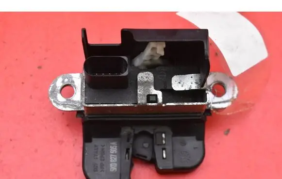 Volkswagen PASSAT CC Tailgate/trunk/boot lock/catch/latch 5K0827505A
