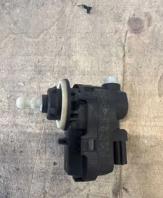 Renault Master III Headlight level adjustment motor 260567357R