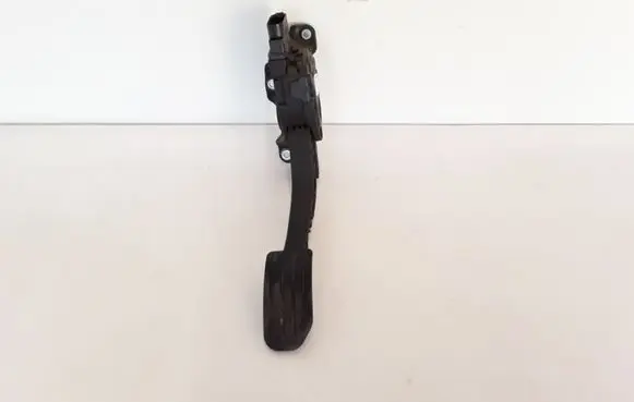 Volvo V70 Accelerator throttle pedal 31329058