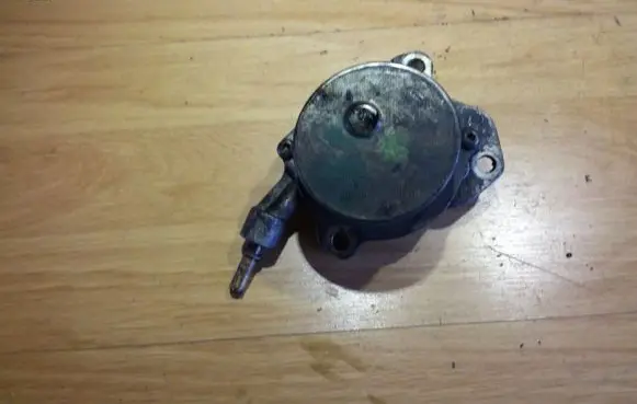 Peugeot 406 Vacuum pump 72266601H