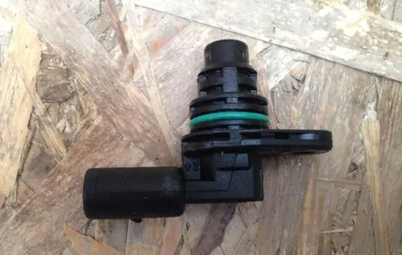 Volkswagen Scirocco Crankshaft speed sensor 030907501E