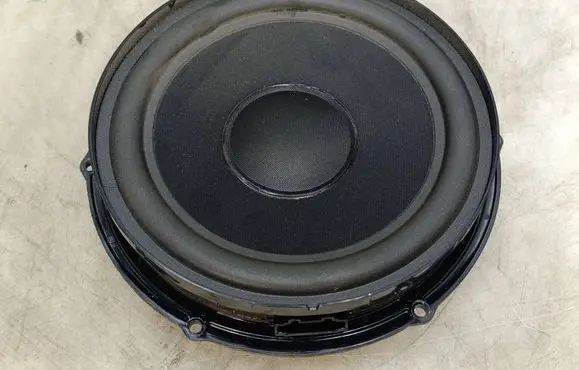 Volkswagen Touareg I Front door speaker 7E0035411A