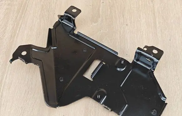 BMW X6 G06 Fender mounting bracket 2449571