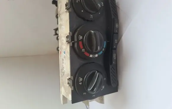 Mercedes-Benz A W168 Air conditioning/heating control unit Q144199 1688300485
