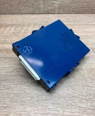 Toyota Prius (XW20) Comfort/convenience module 8911147030 2324005091 Used