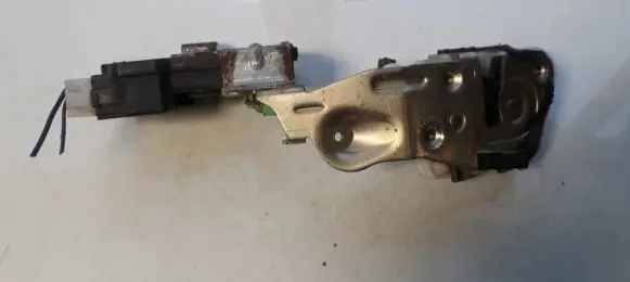 Mitsubishi Lancer Front door lock 1528006030 152800-6030