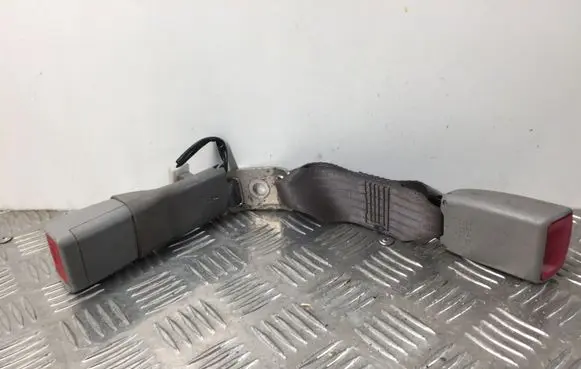 Lexus GS 300 350 430 450H Middle seatbelt buckle (rear) E519005 E063002