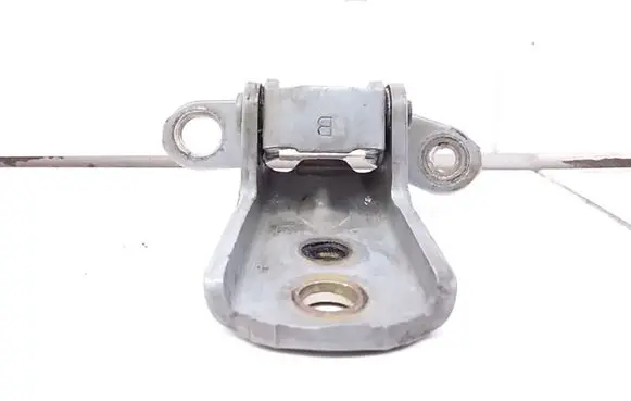 Nissan Primera Front door upper hinge