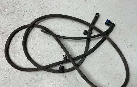 Opel Astra J Headlight washer hose/pipe 13258415