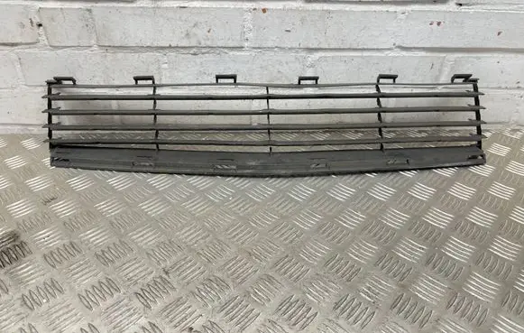Toyota Prius (XW20) Front grill 5311147010