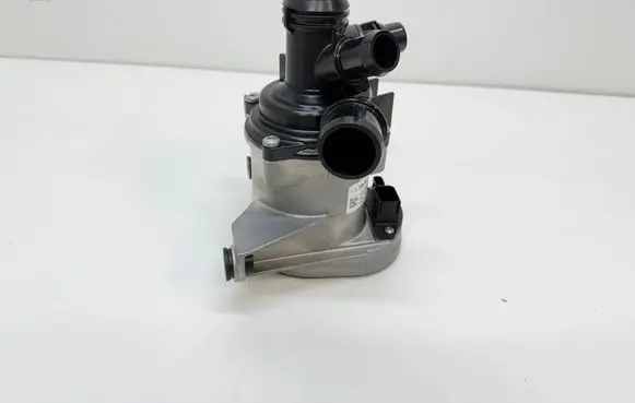 Mercedes-Benz GLE W167 Water pump A2562001400