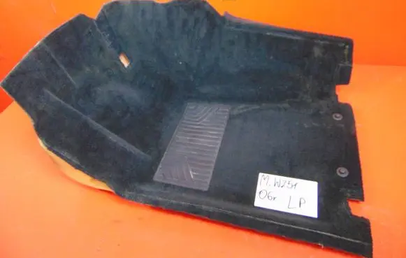 Mercedes-Benz R W251 Front floor carpet liner A2516802140