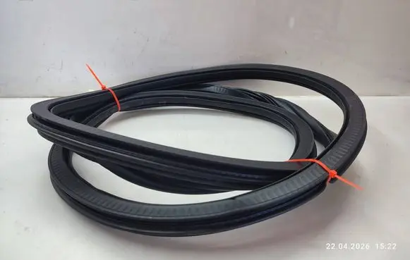 Seat Leon IV Front door rubber seal 