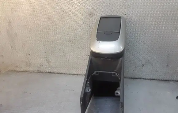 Toyota Auris 150 Glove box central console 