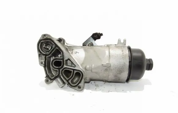 Oil filter mounting bracket