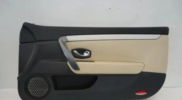 Renault Laguna III Front door card panel trim 809000417R