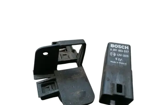 Volvo XC70 Glow plug pre-heat relay 0281003037 30751798