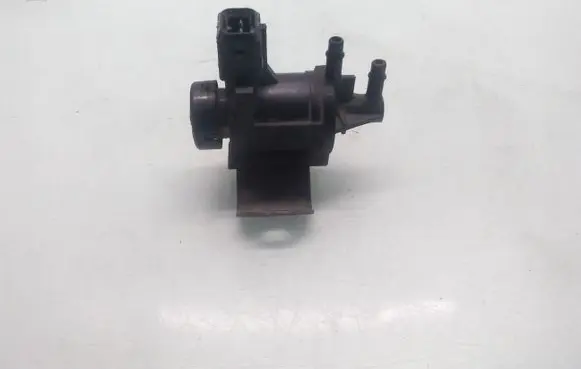 Volkswagen Golf V Turbo solenoid valve 1J0906283A