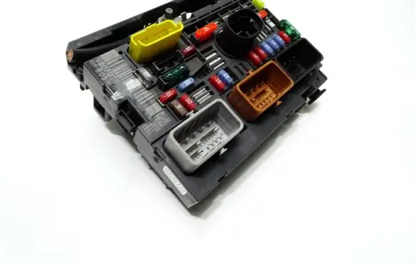 Fiat Scudo Fuse module 9807028680 SMR0301