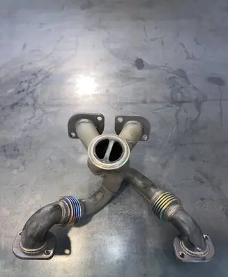 BMW M5 F90 Exhaust manifold 11627849461 7849461