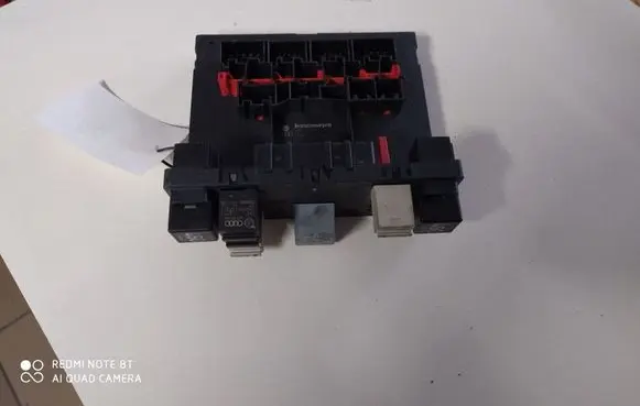 Skoda Octavia Mk1 (1U) Comfort/convenience module 8P0907279E F005V00518