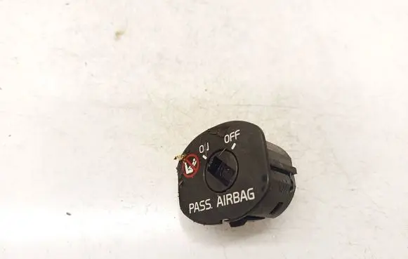 Volvo S40 Passenger airbag on/off switch