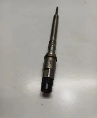 Volkswagen PASSAT B8 Glow plug 03L905061H