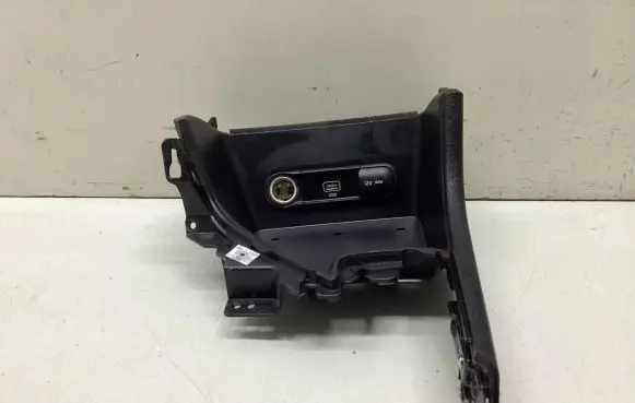 KIA Sportage Other center console (tunnel) element 84681F1500
