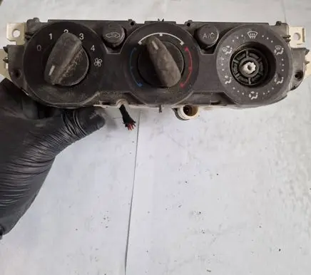 Ford Focus C-MAX Climate control unit 3M5T19980AC