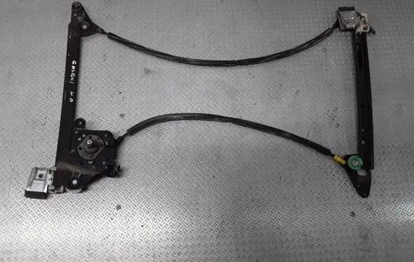 Rear door manual window regulator