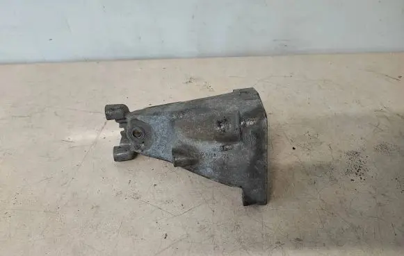 Mercedes-Benz S W222 Engine mounting bracket A642223730