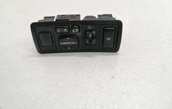 Toyota Avensis T250 Wing mirror switch 777669