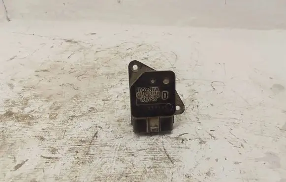 Toyota Hilux (AN10, AN20, AN30) Mass air flow meter 2220401010 VN1974004000