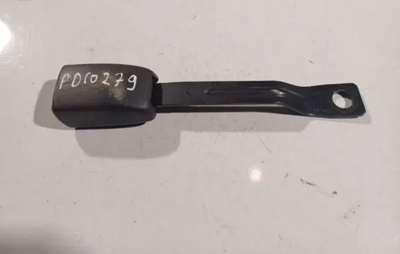 Suzuki Swift I Front seatbelt buckle BB480