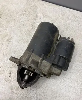 Opel Vectra B Starter motor 0001107045 2339303206