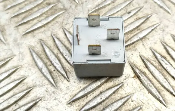 Skoda Fabia Mk2 (5J) Other relay 141951253B 20240072