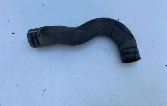 Mercedes-Benz B W246 W242 Engine coolant pipe/hose A2702030682