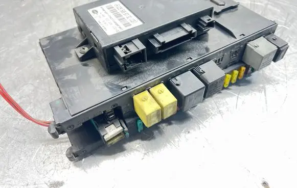 Mercedes-Benz C W203 Comfort/convenience module 2035450701 5DK00797420