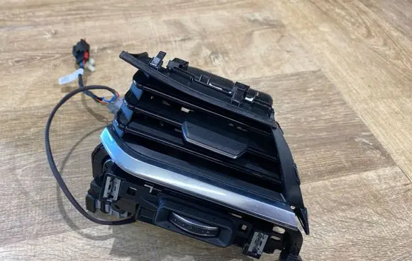 Jaguar F-Pace Dashboard side air vent grill/cover trim HK83018B08BC 202010150136