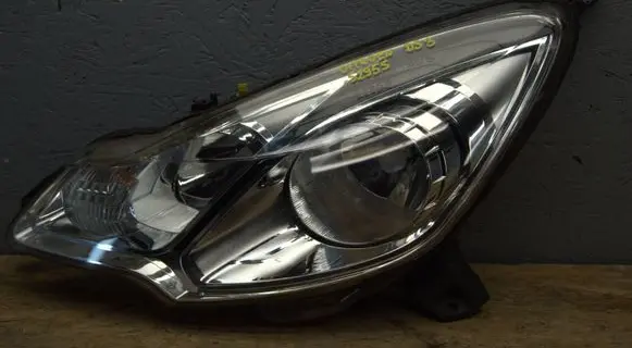 Citroen DS3 Headlight/headlamp 9677038380