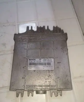 Renault Scenic I Engine control unit/module 0281001877 8200059881