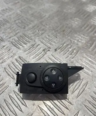 Volkswagen Touareg I Steering wheel buttons/switches 3D0953551